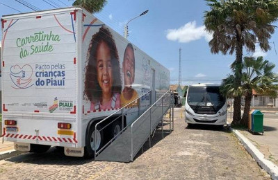 Crianças de zero a seis anos recebem atendimentos na Carretinha da Saúde no Piauí